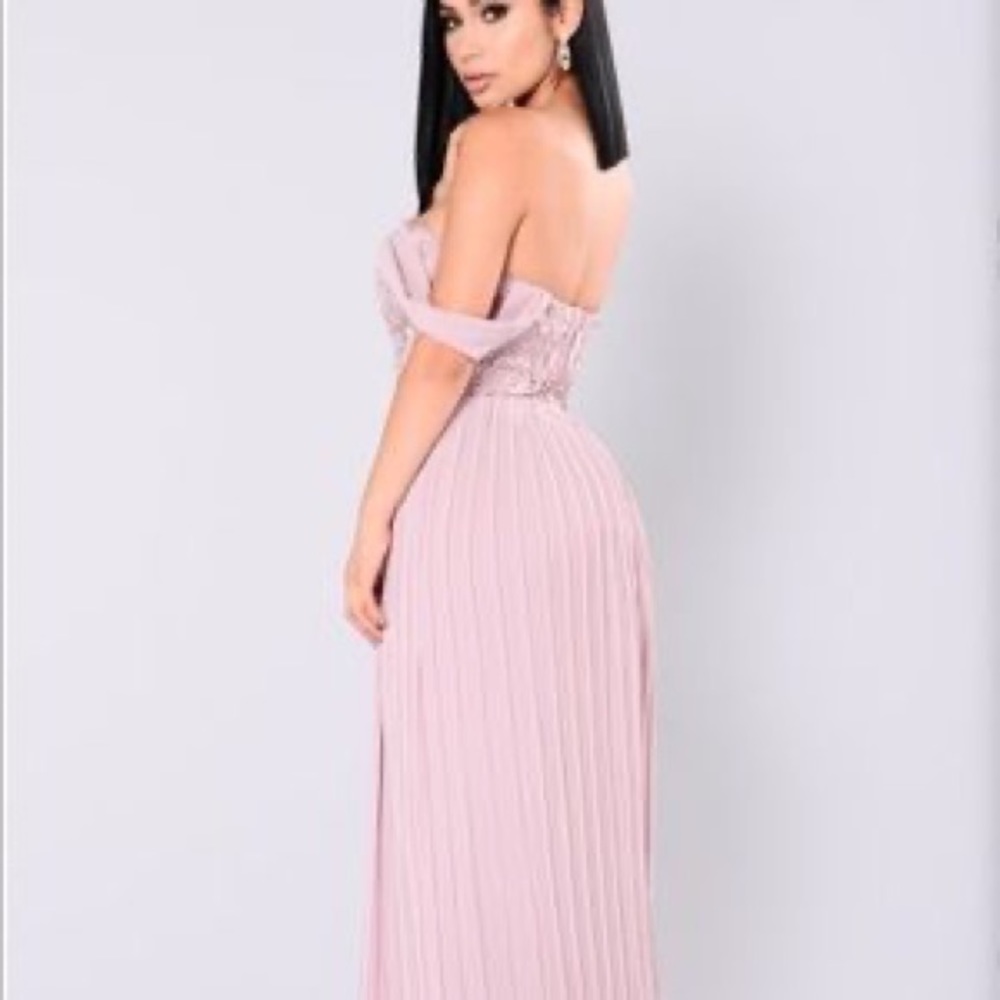 🌺NWT Fashion Nova Allure Maxi Dress🌺